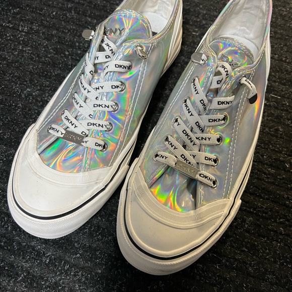 DKNY sneakers never worn! Size 9 - Picture 1 of 6